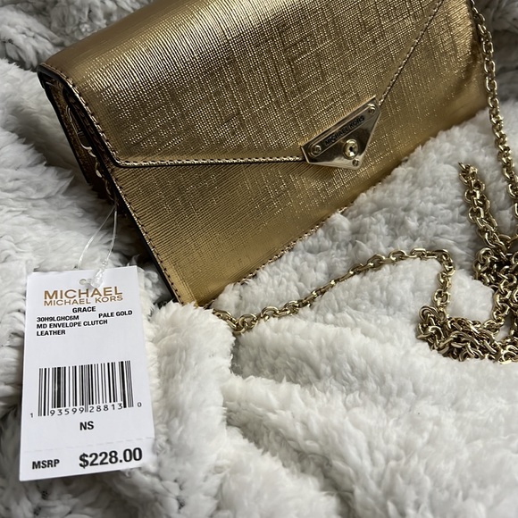 Michael Kors Gold Chained Bag - Picture 2 of 8